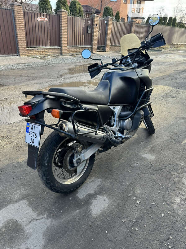 Мото Honda XRV 750 Africa Twin