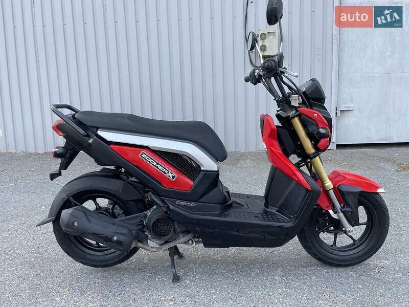 Макси-скутер Honda Zommer X-110