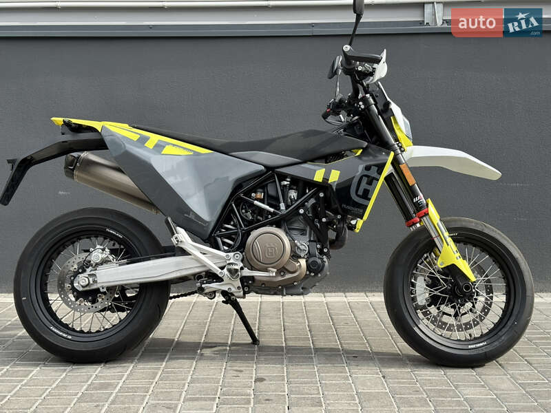 Husqvarna 701 Supermoto