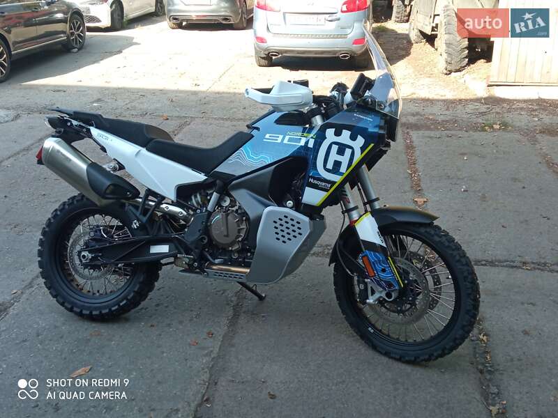 Husqvarna Norden 901 Expedition