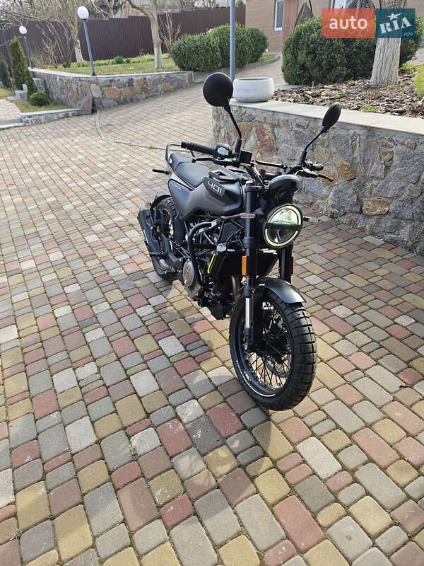 Husqvarna Svartpilen 401