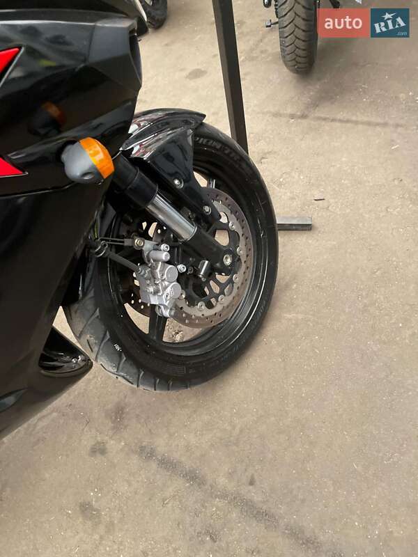 Hyosung GT 650R