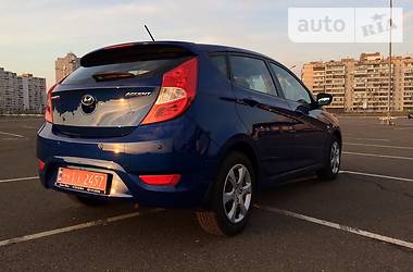 Hyundai Accent 5D 2012