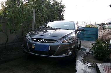 Hyundai Accent  2011