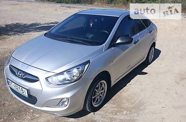 Hyundai Accent  2011