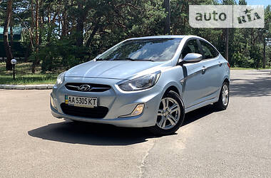 Hyundai Accent  2011