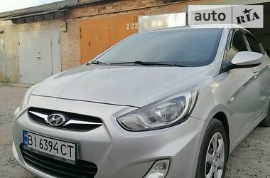 Hyundai Accent  2011