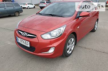 Hyundai Accent  2012