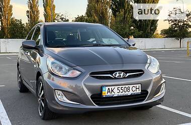 Hyundai Accent  2012