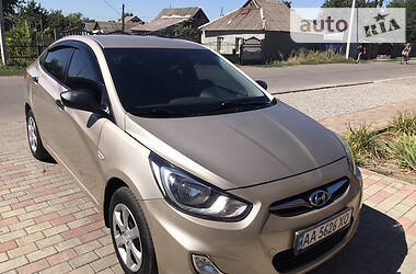 Hyundai Accent Official 2013