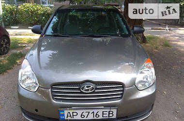 Hyundai Accent  2009