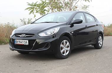 Hyundai Accent Automat 2012