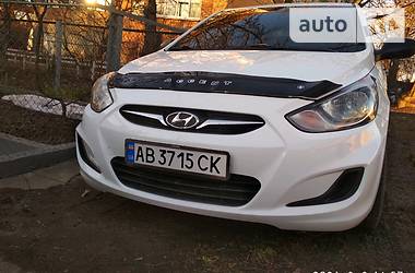 Hyundai Accent  2012