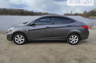 Hyundai Accent  2013