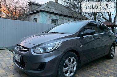 Hyundai Accent  2013