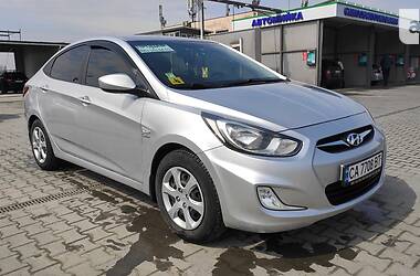 Hyundai Accent  2012