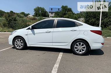 Hyundai Accent  2013