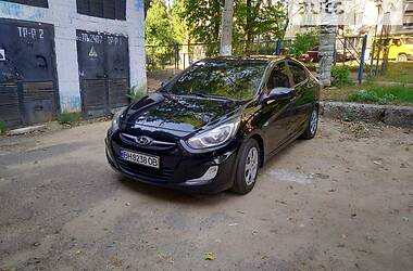 Hyundai Accent  2011