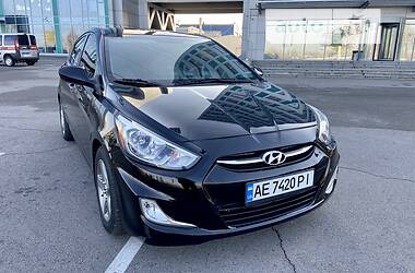 Hyundai Accent  2015