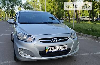 Hyundai Accent RB 2012