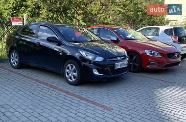 Hyundai Accent  2013