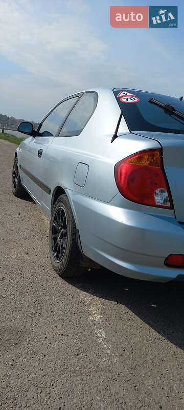 Лифтбек Hyundai Accent