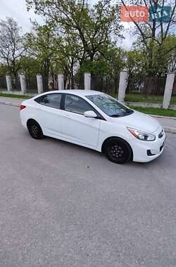 Hyundai Accent 2014