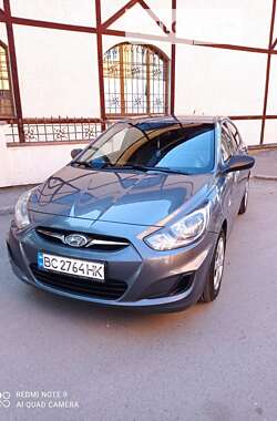 Hyundai Accent  2013