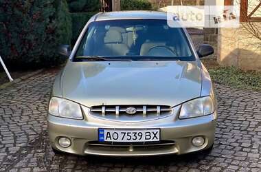 Hyundai Accent  1999