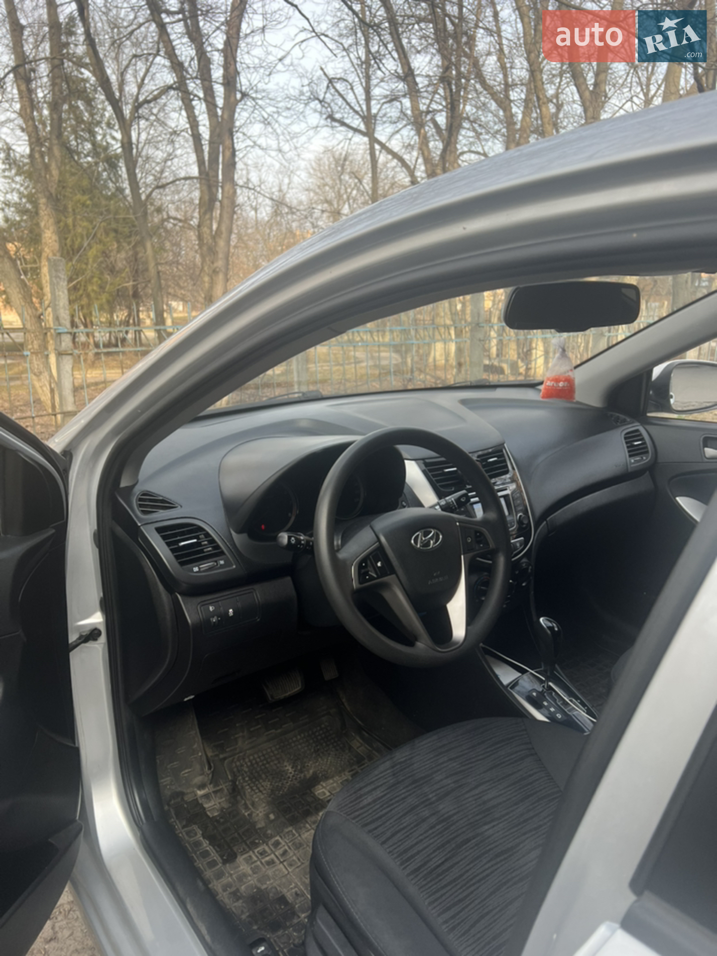 Hyundai Accent 2016 VIN KMHCT41BEGU170683 фото оголошення 2 з 36