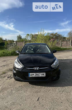 Hyundai Accent  2015