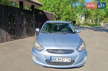 Hyundai Accent  2011