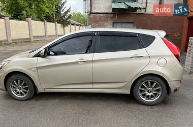 Hyundai Accent  2012