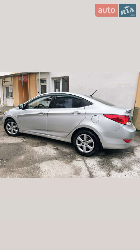 Hyundai Accent