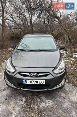 Hyundai Accent  2013