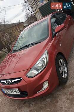 Hyundai Accent  2013