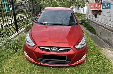 Hyundai Accent 2012