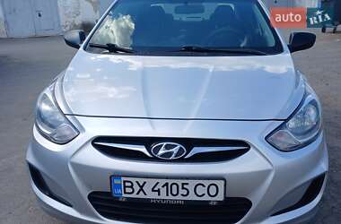 Hyundai Accent  2012