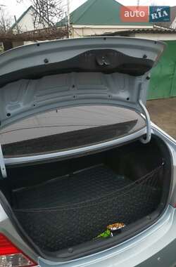 Hyundai Accent  2012