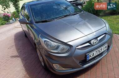 Hyundai Accent  2013