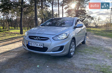 Hyundai Accent 2011
