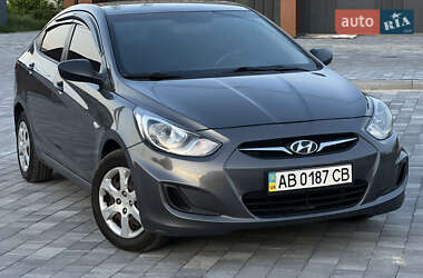 Hyundai Accent  2013