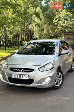 Hyundai Accent  2012