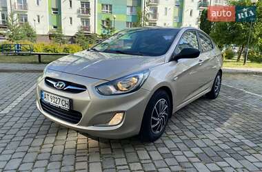 Hyundai Accent  2011