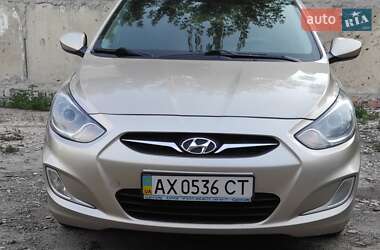 Hyundai Accent 2012
