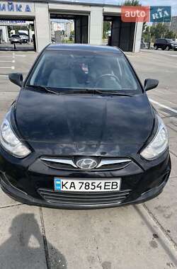 Hyundai Accent  2013