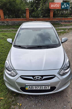 Hyundai Accent  2012