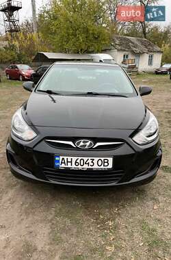 Hyundai Accent 2013