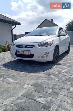 Hyundai Accent  2013
