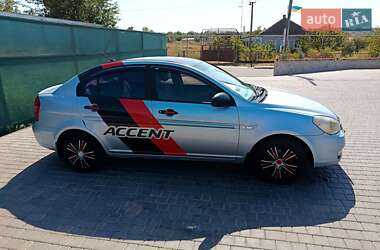 Hyundai Accent  2008